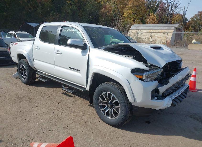 2021 Toyota Tacoma TRD SPORT (VIN 3TYCZ5AN4MT022584) main photo