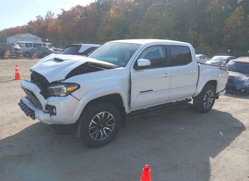 Photo 2 of 2021 Toyota Tacoma TRD SPORT (VIN 3TYCZ5AN4MT022584)