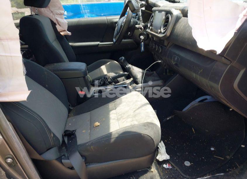 Photo 5 of 2021 Toyota Tacoma TRD OFF-ROAD (VIN 3TYCZ5AN4MT049607)