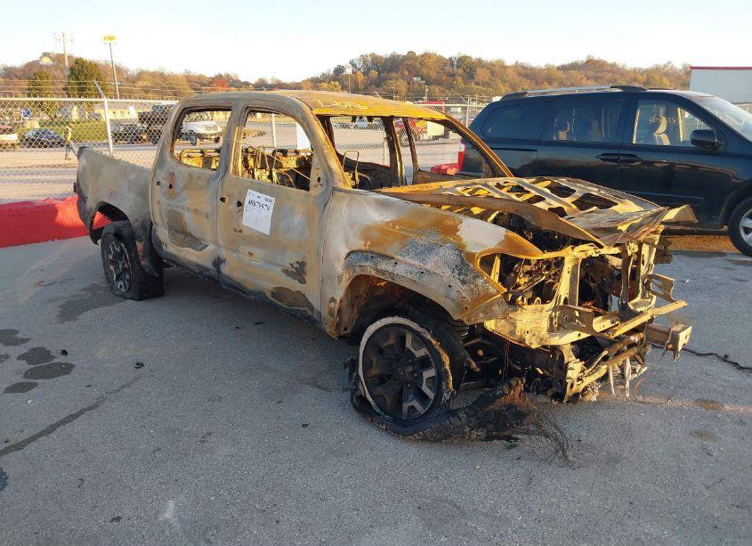 2021 Toyota Tacoma TRD OFF-ROAD (VIN 3TYCZ5AN5MT007477) main photo