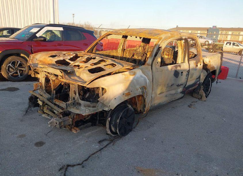 Photo 2 of 2021 Toyota Tacoma TRD OFF-ROAD (VIN 3TYCZ5AN5MT007477)