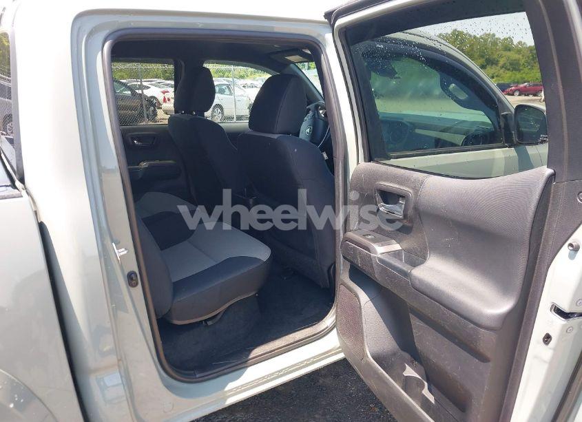 Photo 8 of 2022 Toyota Tacoma SR V6/SR5 V6/TRD OFF ROAD/TRD PRO/TRD SPORT (VIN 3TYCZ5AN5NT064067)