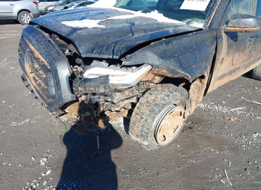 Photo 6 of 2022 Toyota Tacoma SR V6 (VIN 3TYCZ5AN6NT074090)
