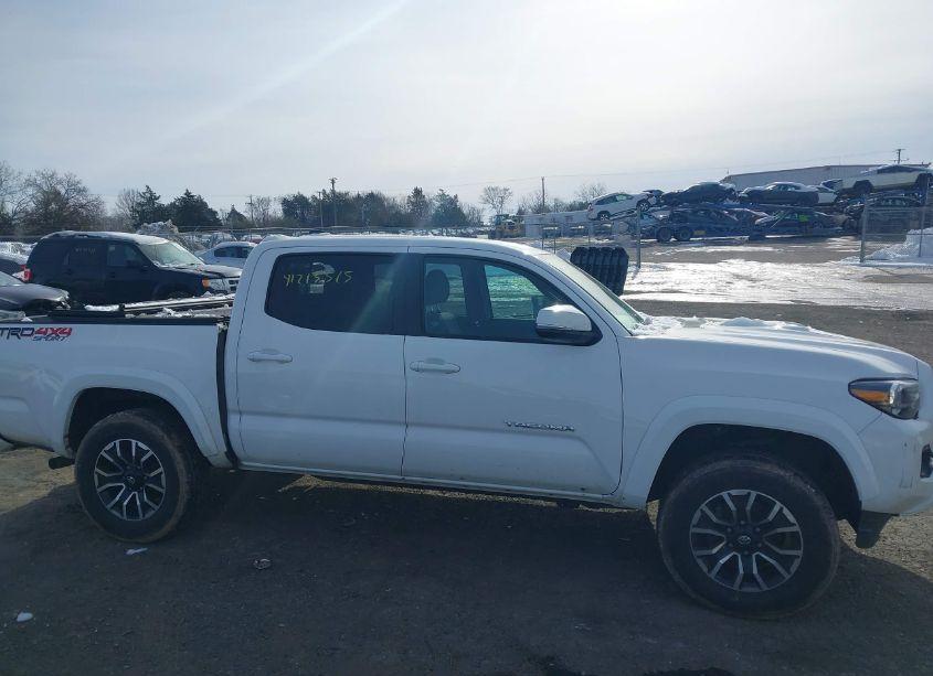 Photo 13 of 2022 Toyota Tacoma TRD SPORT (VIN 3TYCZ5AN7NT075300)
