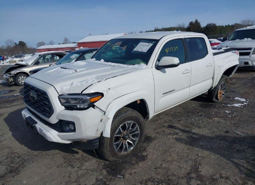 Photo 2 of 2022 Toyota Tacoma TRD SPORT (VIN 3TYCZ5AN7NT075300)