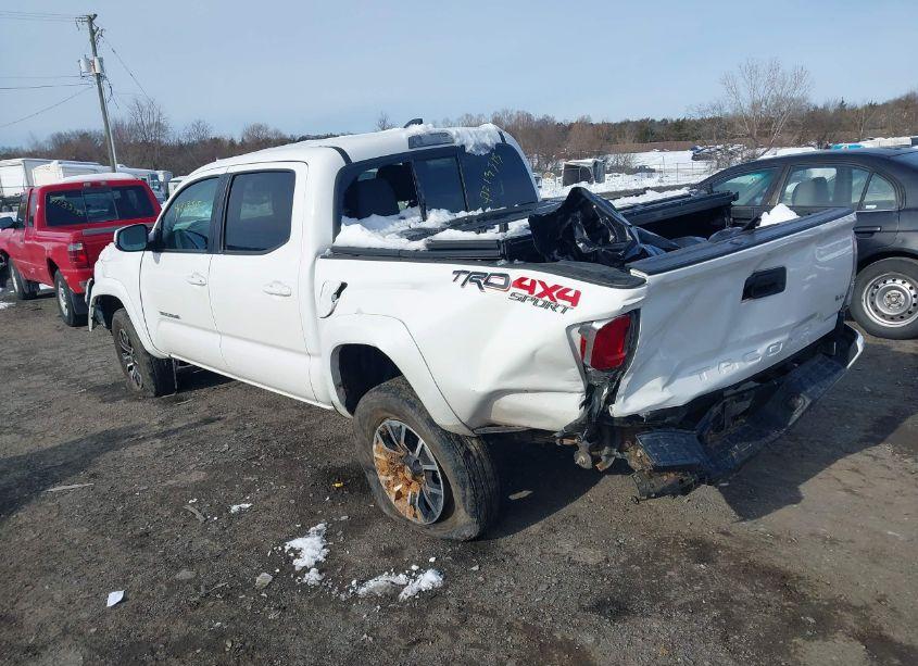 Photo 3 of 2022 Toyota Tacoma TRD SPORT (VIN 3TYCZ5AN7NT075300)