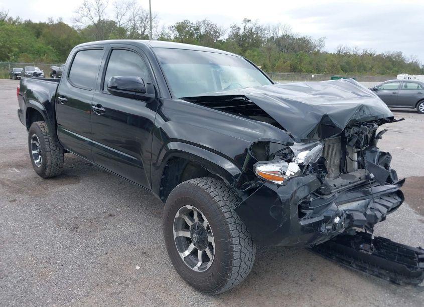 2022 Toyota Tacoma SR V6 (VIN 3TYCZ5AN8NT095118) main photo