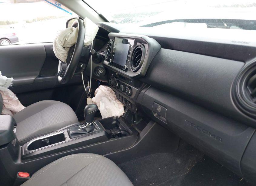 Photo 5 of 2022 Toyota Tacoma SR V6 (VIN 3TYCZ5AN8NT095118)