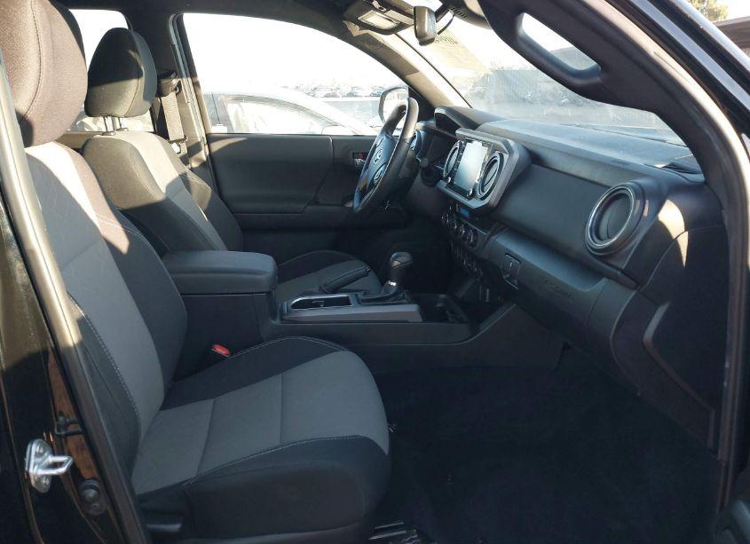 Photo 5 of 2022 Toyota Tacoma TRD OFF ROAD (VIN 3TYCZ5AN8NT098844)