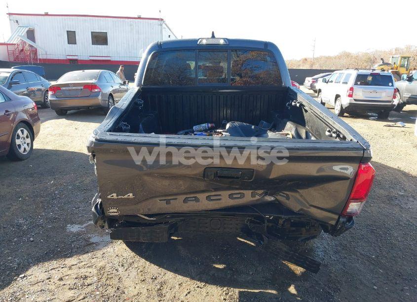 Photo 16 of 2022 Toyota Tacoma SR V6 (VIN 3TYCZ5ANXNT057566)