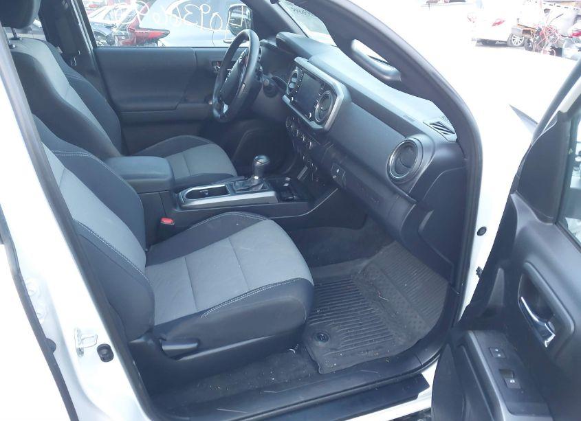 Photo 5 of 2021 Toyota Tacoma TRD SPORT (VIN 3TYDZ5BN2MT002207)