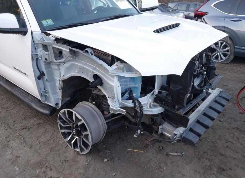 Photo 6 of 2021 Toyota Tacoma TRD SPORT (VIN 3TYDZ5BN2MT002207)