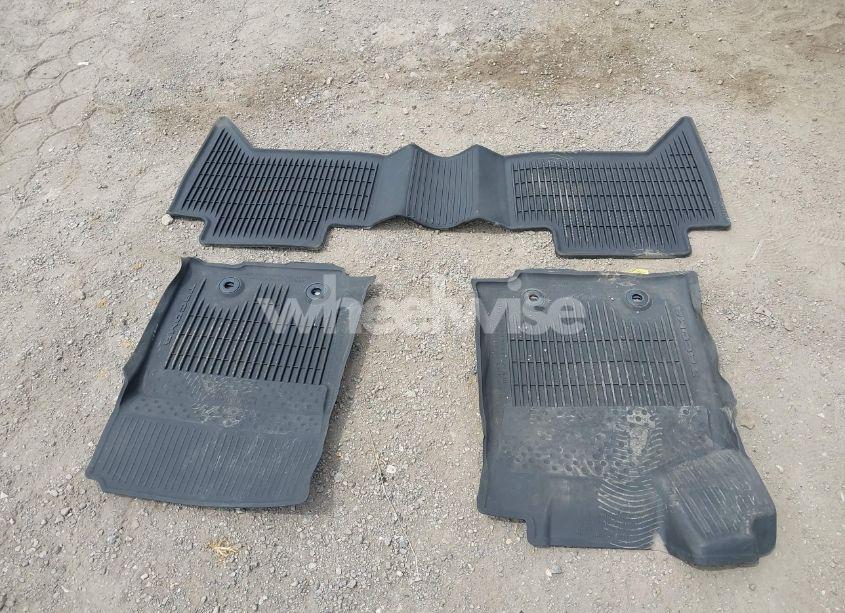 Photo 18 of 2021 Toyota Tacoma TRD SPORT (VIN 3TYDZ5BNXMT003542)