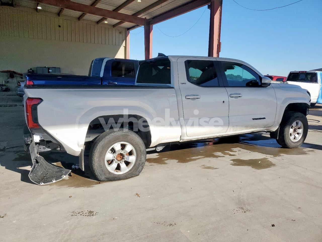 Photo 3 of 2024 TOYOTA TACOMA DOUBLE CAB (VIN 3TYKB5FN7RT012485)