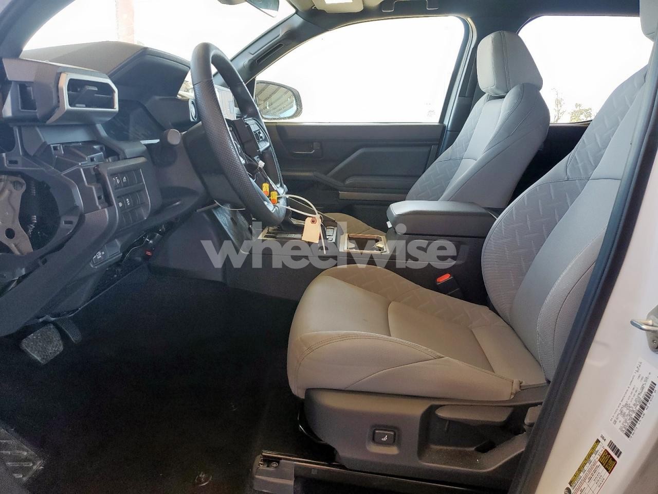 Photo 7 of 2024 TOYOTA TACOMA DOUBLE CAB (VIN 3TYKB5FN7RT012485)