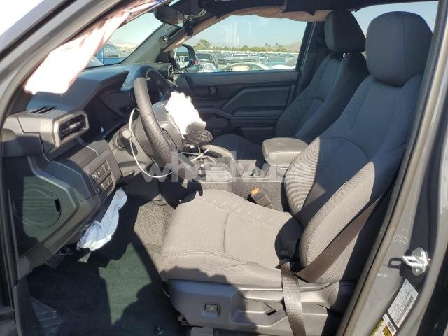 Photo 2 of 2025 TOYOTA TACOMA DOUBLE CAB (VIN 3TYKD5HN5ST033090)