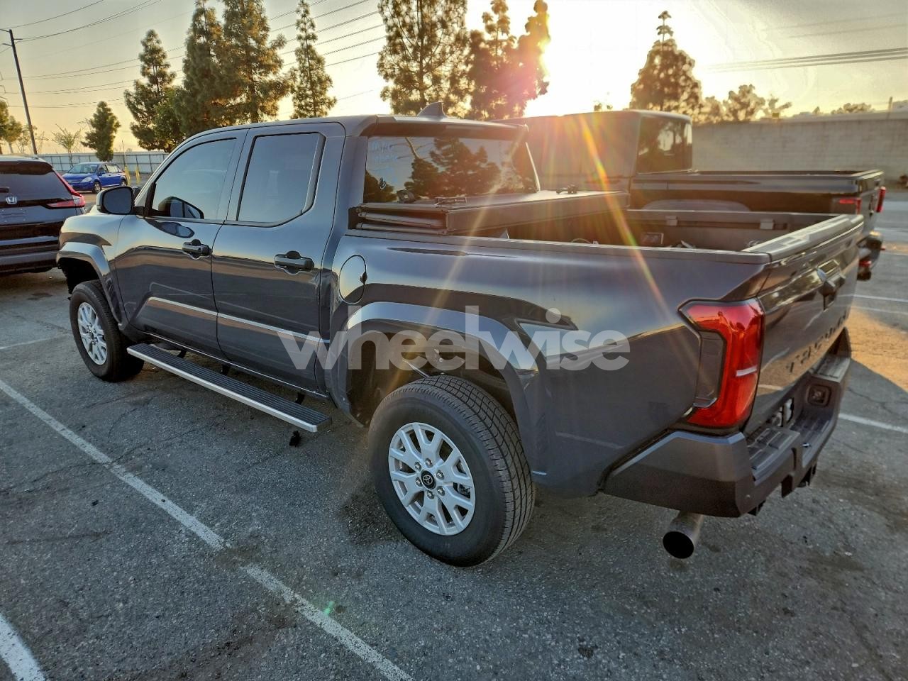 Photo 2 of 2025 TOYOTA TACOMA DOUBLE CAB (VIN 3TYKD5HN7ST020650)