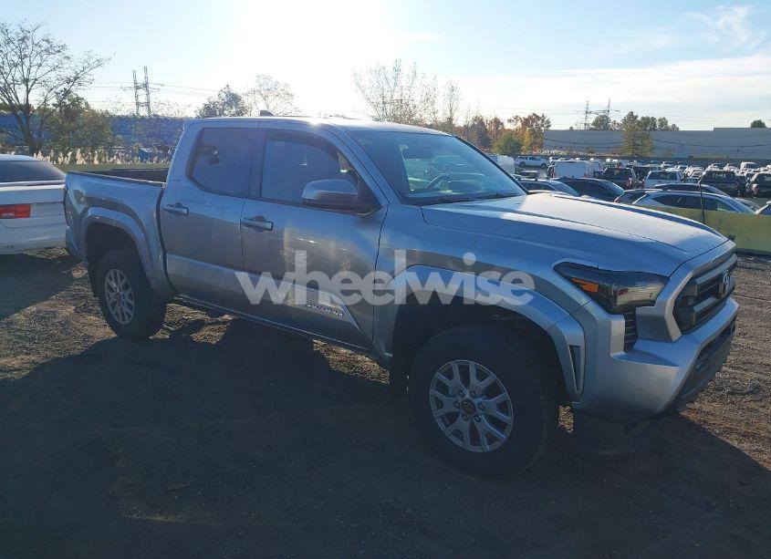 2024 Toyota Tacoma SR5 (VIN 3TYLB5JN0RT031729) main photo