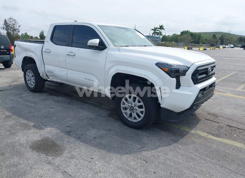 2024 Toyota Tacoma SR5 (VIN 3TYLB5JN1RT030458) main photo