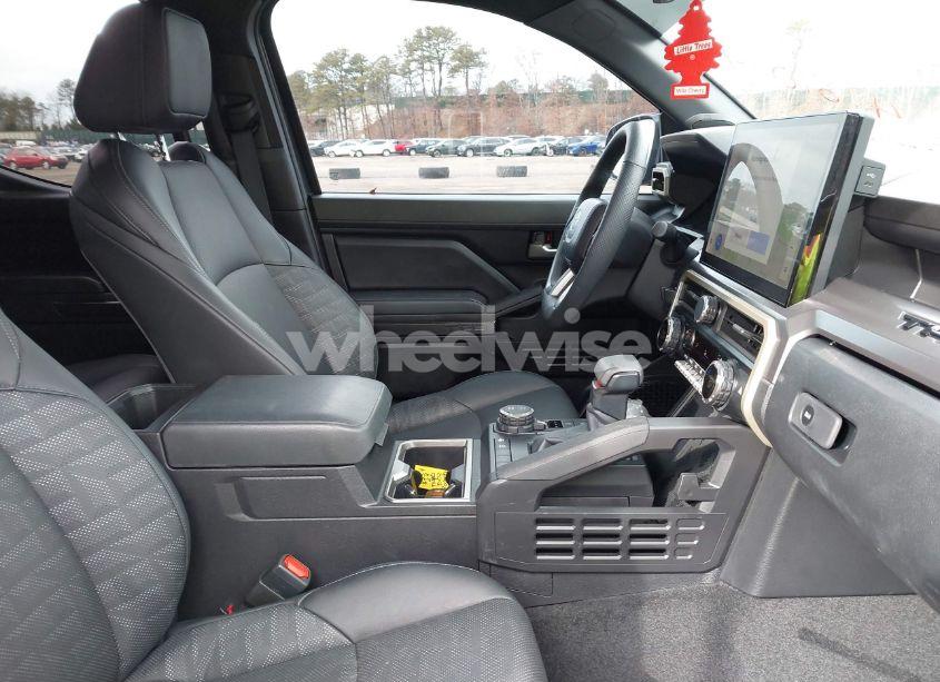 Photo 5 of 2024 Toyota Tacoma DOUBLE CAB/SR5/TRD SPORT/TRD OFF ROAD/LTD (VIN 3TYLB5JN1RT039046)