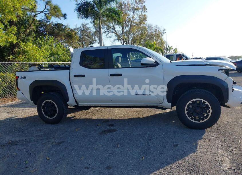 Photo 13 of 2024 Toyota Tacoma TRD OFF ROAD (VIN 3TYLB5JN5RT017034)