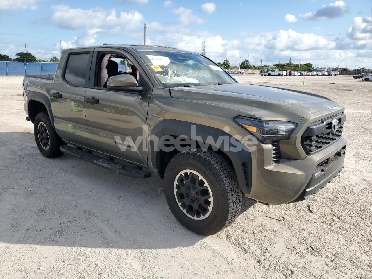 Photo 4 of 2024 TOYOTA TACOMA DOUBLE CAB (VIN 3TYLB5JN5RT020855)