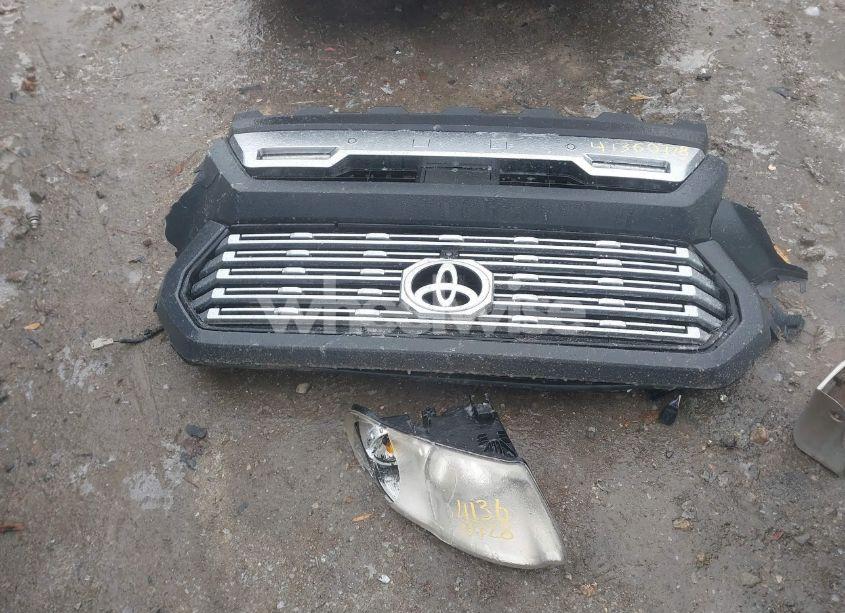 Photo 12 of 2024 Toyota Tacoma LIMITED (VIN 3TYLB5JN7RT035437)