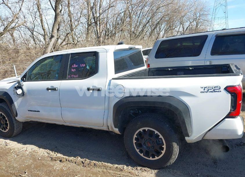 Photo 14 of 2024 Toyota Tacoma TRD OFF ROAD 4WD (VIN 3TYLB5JN8RT002575)