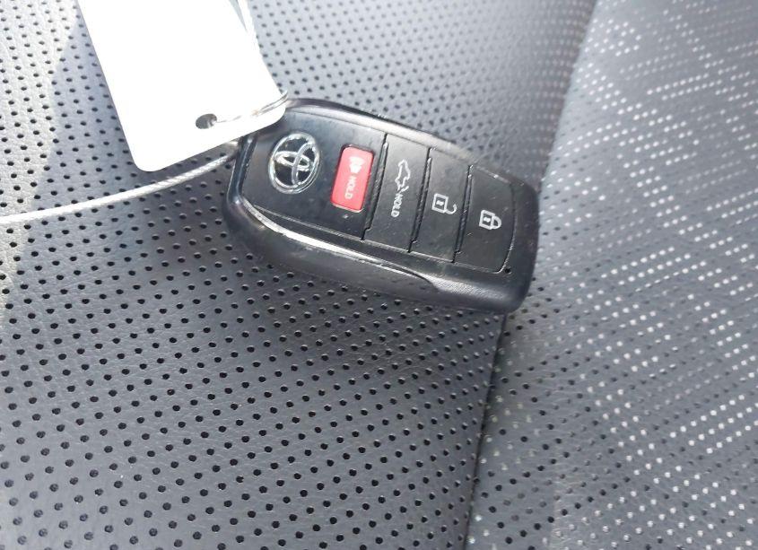Photo 11 of 2024 Toyota Tacoma HYBRID LIMITED (VIN 3TYLC5LN9RT005950)