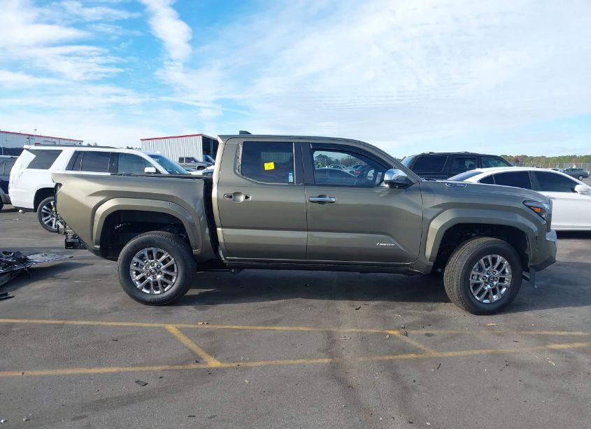 Photo 14 of 2024 Toyota Tacoma HYBRID LIMITED (VIN 3TYLC5LN9RT005950)