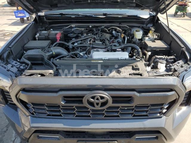 Photo 4 of 2025 TOYOTA TACOMA DOUBLE CAB (VIN 3TYLE5JN7ST070749)