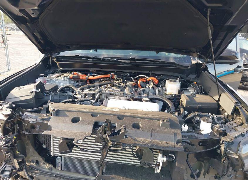 Photo 10 of 2024 Toyota Tacoma HYBRID TRAILHUNTER (VIN 3TYLF5LN7RT000933)