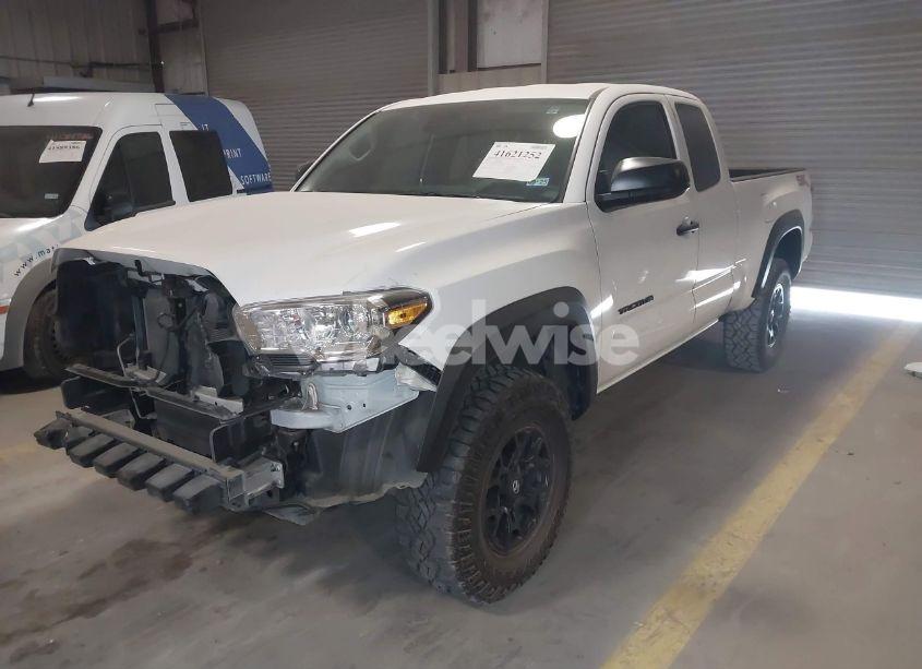 Photo 2 of 2022 Toyota Tacoma SR (VIN 3TYRX5GN0NT065070)