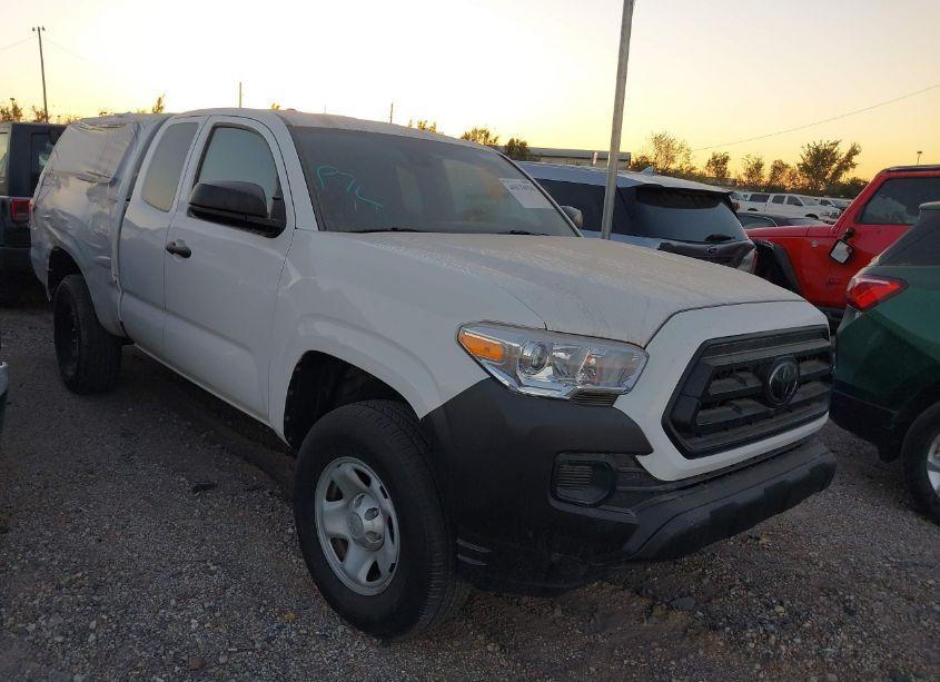 2022 Toyota Tacoma SR (VIN 3TYRX5GN2NT044480) main photo