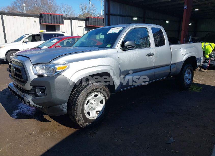 Photo 2 of 2022 Toyota Tacoma SR (VIN 3TYRX5GN2NT047198)