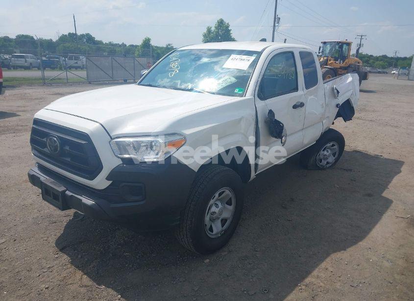 Photo 2 of 2022 Toyota Tacoma SR (VIN 3TYRX5GN2NT052675)
