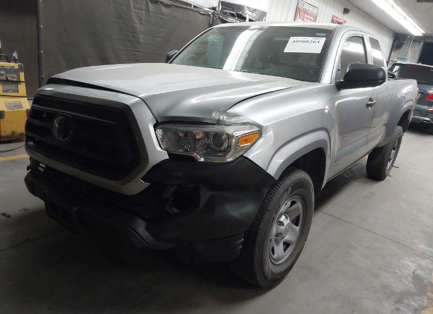 Photo 2 of 2022 Toyota Tacoma SR (VIN 3TYRX5GN9NT066640)