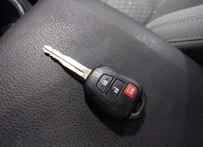 Photo 11 of 2022 Toyota Tacoma SR V6 (VIN 3TYRZ5CN3NT021239)