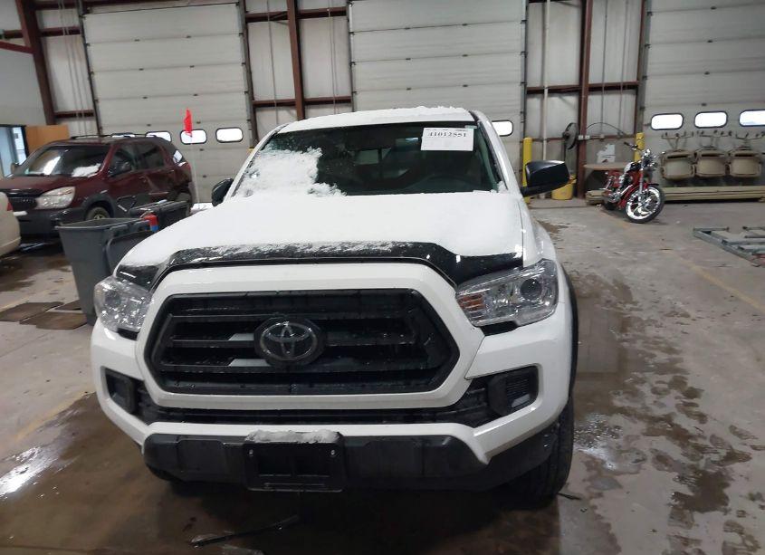 Photo 13 of 2022 Toyota Tacoma SR V6 (VIN 3TYRZ5CN3NT021239)