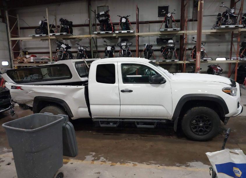 Photo 14 of 2022 Toyota Tacoma SR V6 (VIN 3TYRZ5CN3NT021239)