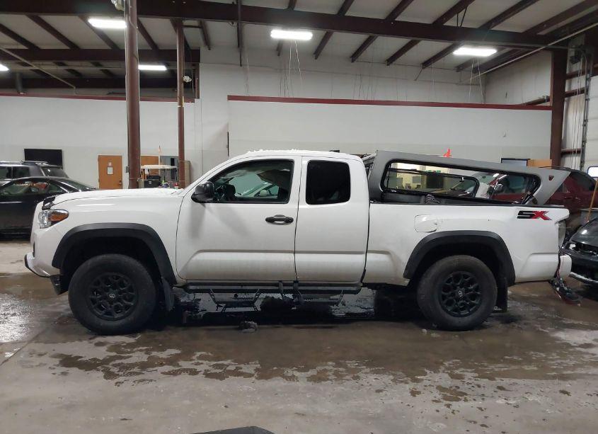 Photo 15 of 2022 Toyota Tacoma SR V6 (VIN 3TYRZ5CN3NT021239)