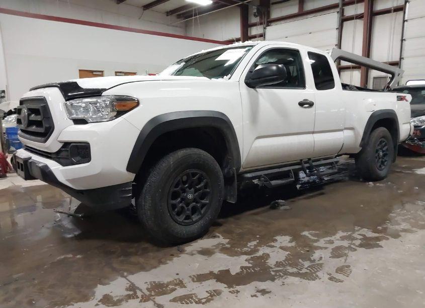 Photo 2 of 2022 Toyota Tacoma SR V6 (VIN 3TYRZ5CN3NT021239)