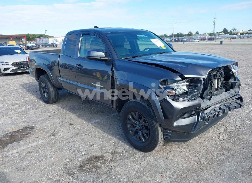 2022 Toyota Tacoma SR5 V6 (VIN 3TYRZ5CN5NT020528) main photo