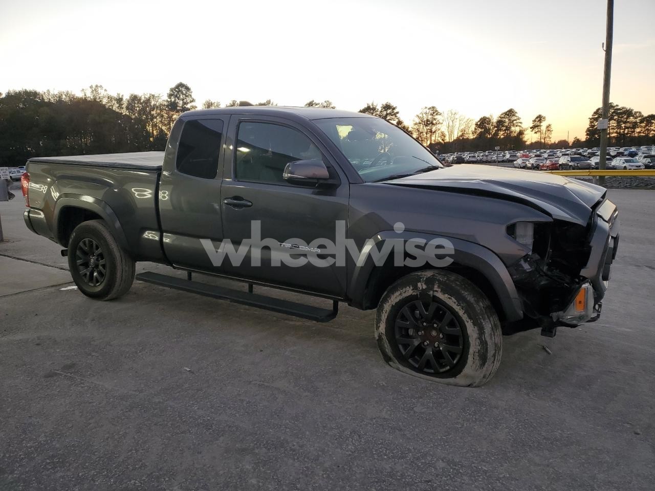 Photo 4 of 2022 TOYOTA TACOMA ACCESS CAB (VIN 3TYRZ5CN7NT023740)