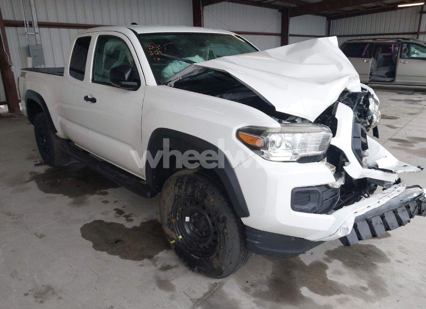 2020 Toyota Tacoma SR (VIN 3TYSX5ENXLT001748) main photo