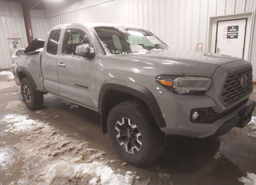 2021 Toyota Tacoma TRD OFF-ROAD (VIN 3TYSZ5AN1MT017046) main photo