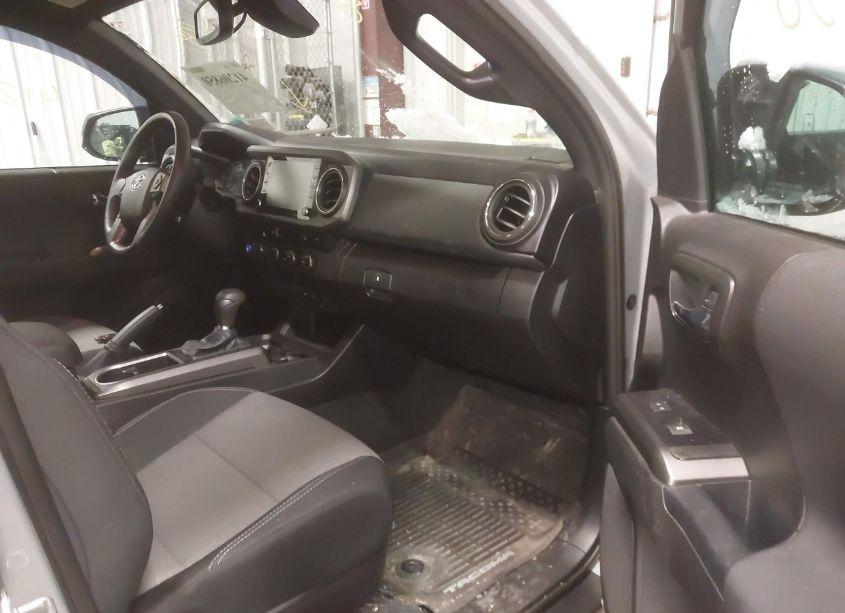 Photo 5 of 2021 Toyota Tacoma TRD OFF-ROAD (VIN 3TYSZ5AN1MT017046)