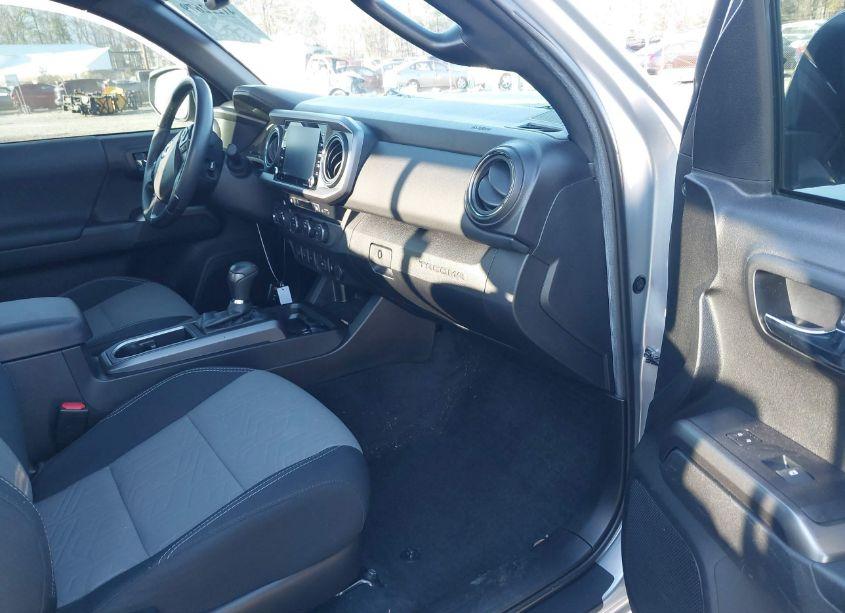 Photo 5 of 2021 Toyota Tacoma TRD OFF-ROAD (VIN 3TYSZ5AN3MT042983)