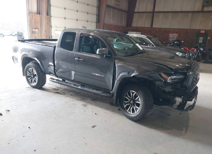 2022 Toyota Tacoma TRD SPORT (VIN 3TYSZ5AN6NT073744) main photo