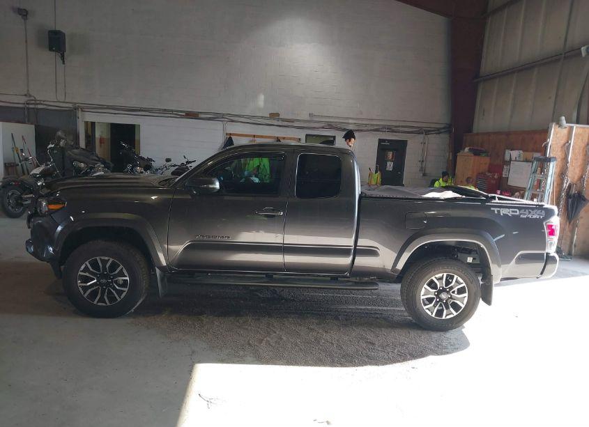 Photo 14 of 2022 Toyota Tacoma TRD SPORT (VIN 3TYSZ5AN6NT073744)